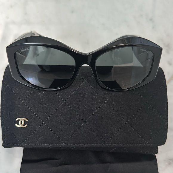 BNWT ? authentic Chanel Sunglasses main image 9